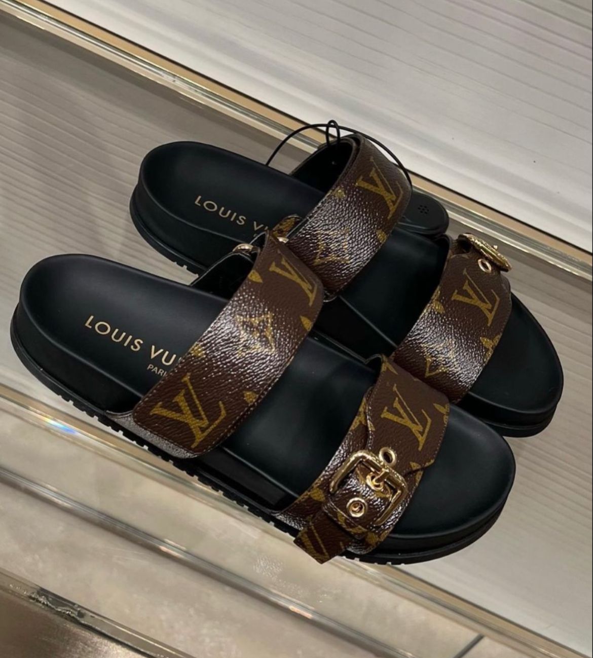 Sandalias LV